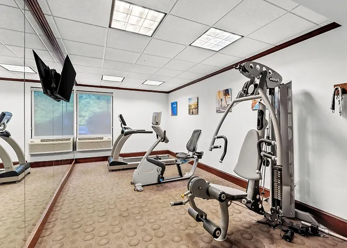 Comfort Inn & Suites Newark - Wilmington