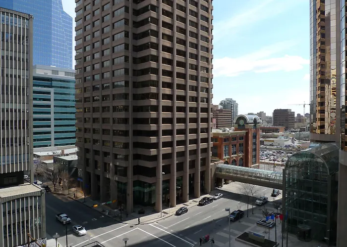 Hotel Ramada Plaza By Wyndham Calgary Downtown