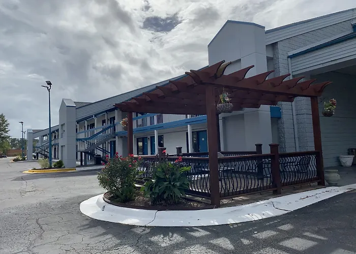 Baymont By Wyndham Wilmington Hotel