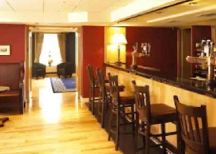Pery'S Hotel