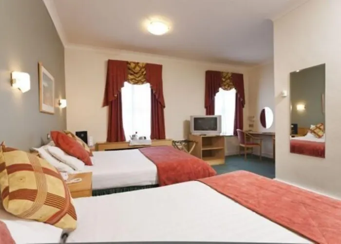Pery'S Hotel