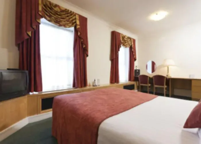Pery'S Hotel