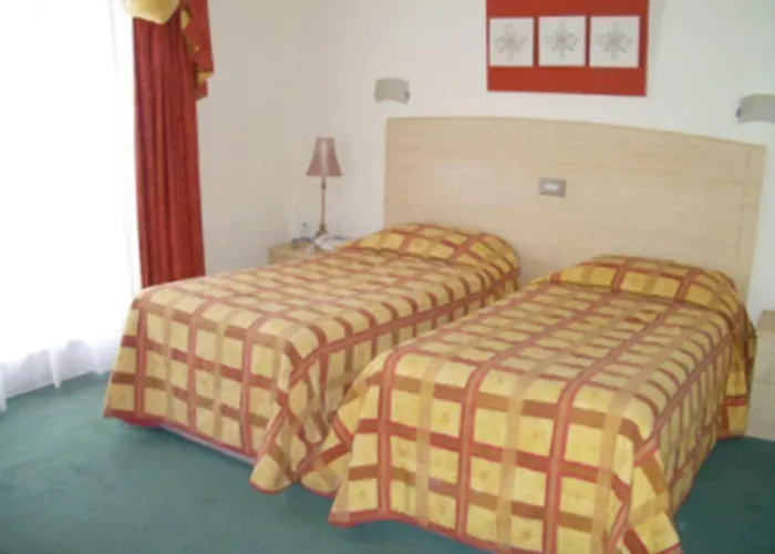 Pery'S Hotel