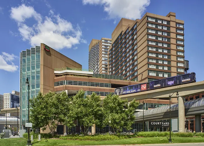 Courtyard By Marriott Detroit Downtown Hotel