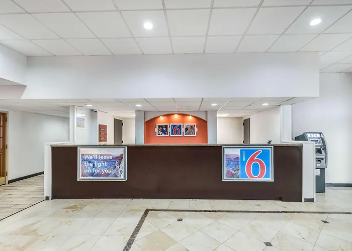 Motel 6-Henderson, Tx