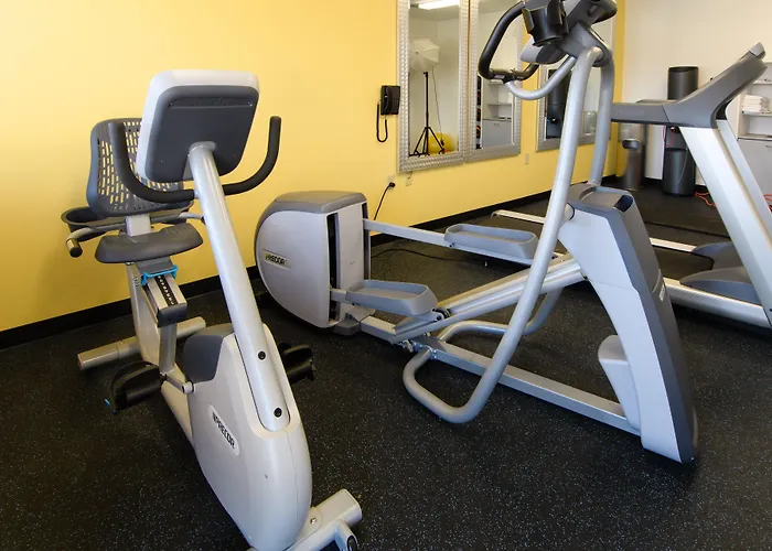 Days Inn By Wyndham Pittsburgh-Harmarville