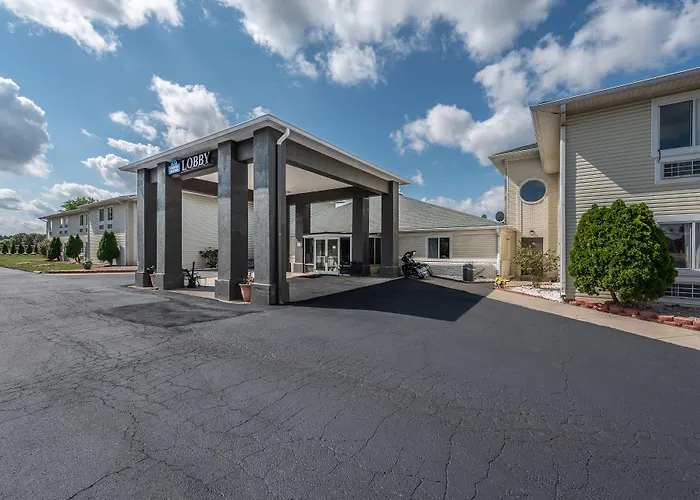 American Inn & Suites