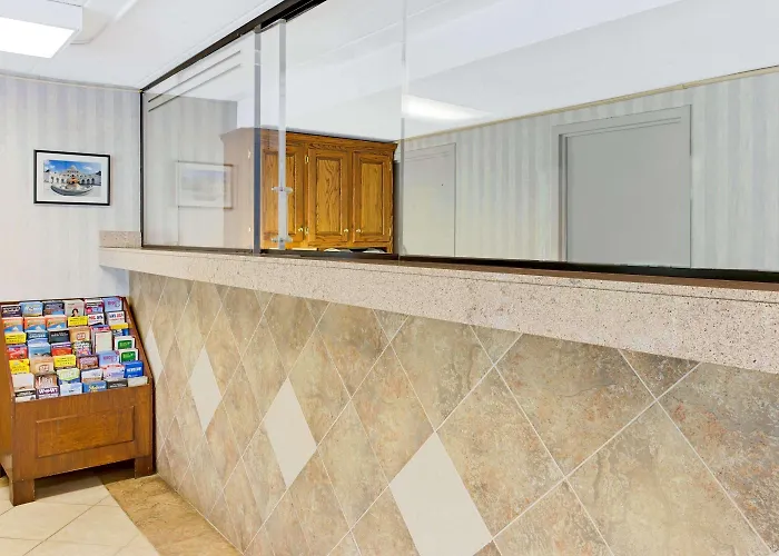 Super 8 By Wyndham Laurel