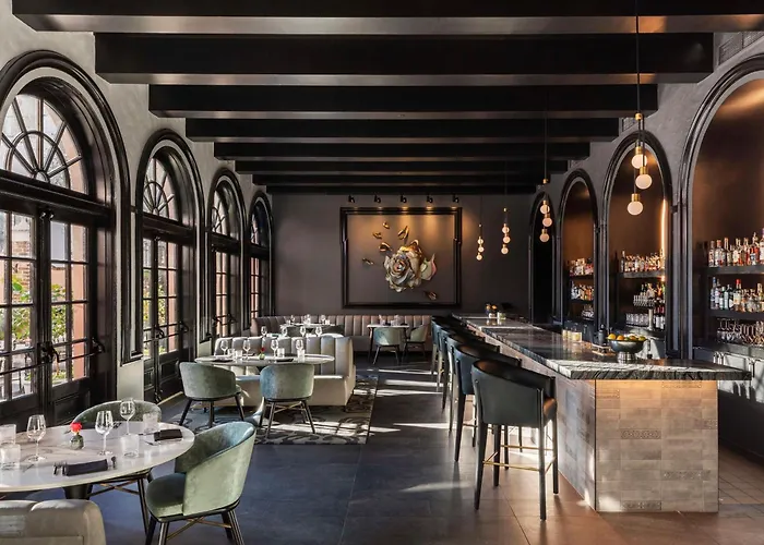 Mills House Charleston, Curio Collection By Hilton