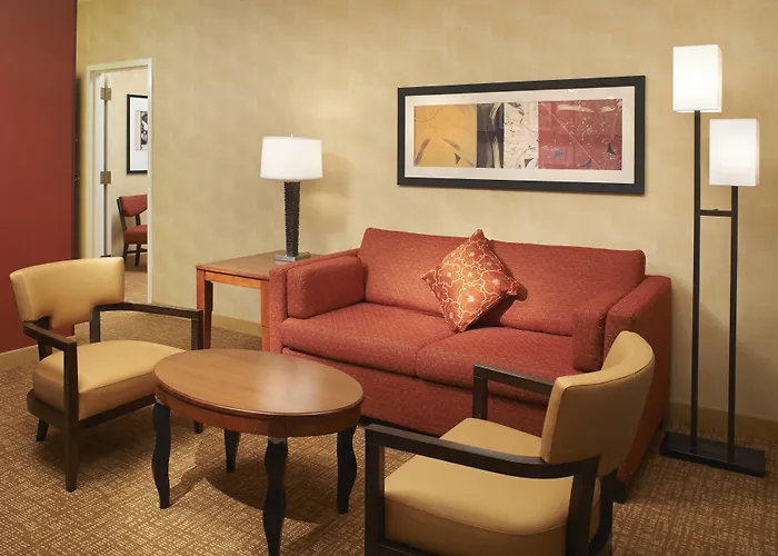 Courtyard By Marriott Chicago Naperville