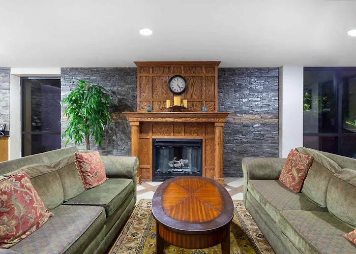 Baymont By Wyndham Elkhart