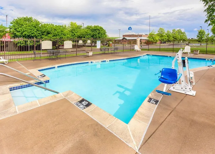 Baymont By Wyndham Elkhart