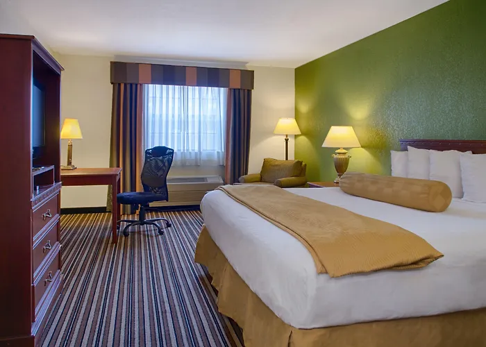 Quality Inn & Suites Columbia I-70