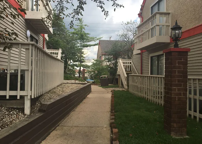 Birch Hill Suites Grand Rapids