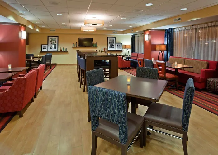 Hampton Inn Milwaukee Airport