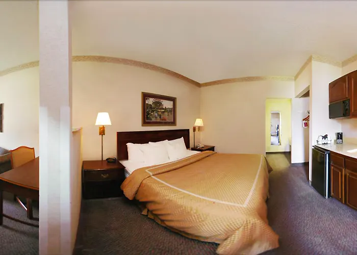 Quality Suites Hickory South
