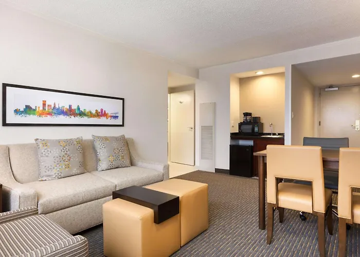 Embassy Suites By Hilton Baltimore At BWI Airport