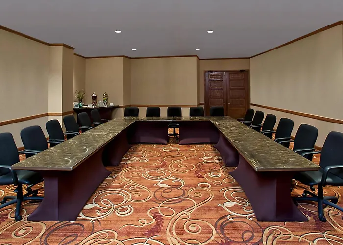 Sheraton Minneapolis West Hotel