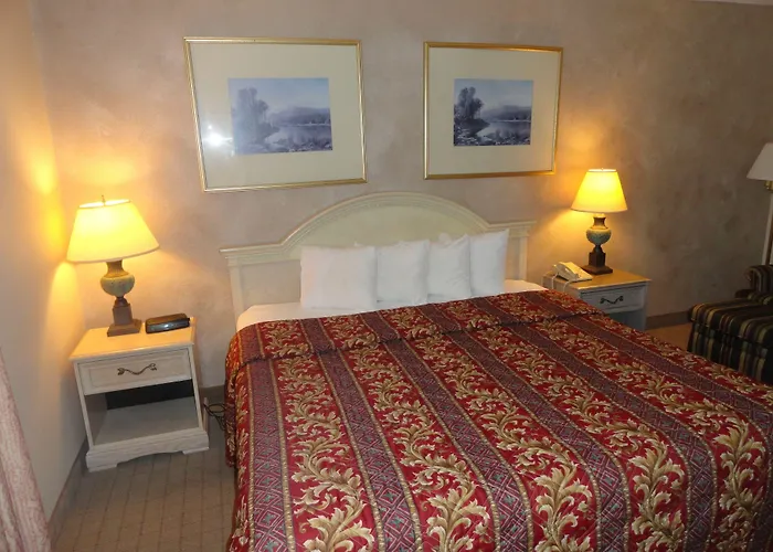 Fairbridge Hotel Cleveland East