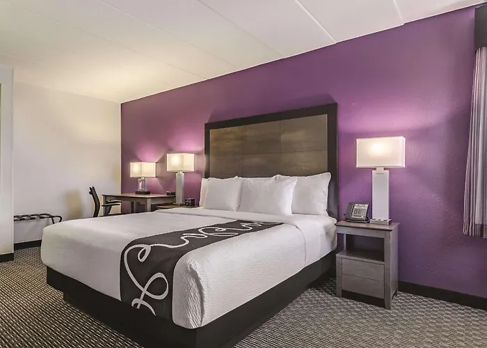 La Quinta By Wyndham Warwick Providence Airport