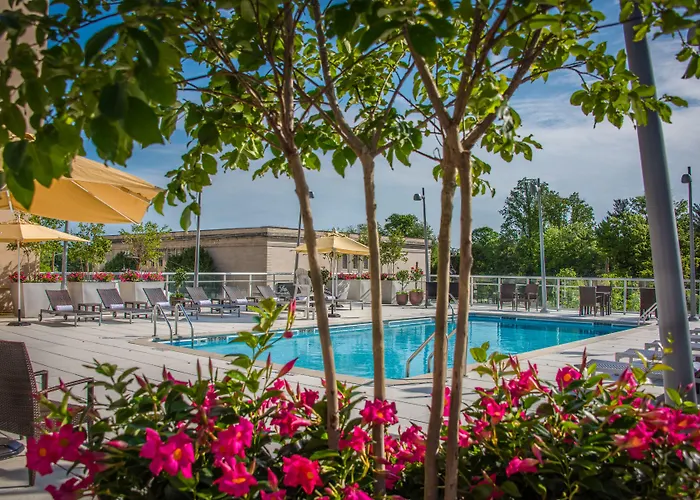 Courtyard By Marriott Bethesda Chevy Chase