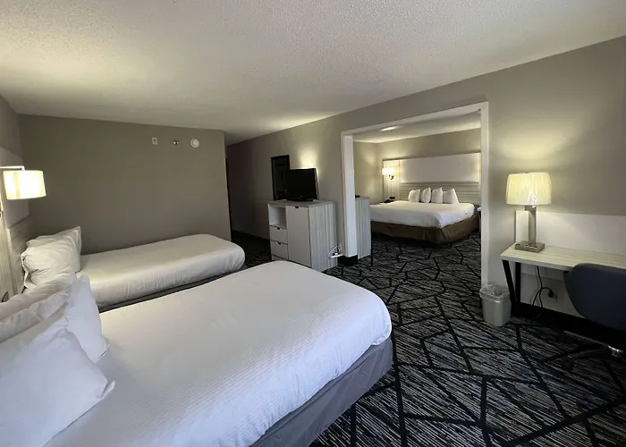 Baymont By Wyndham Peoria