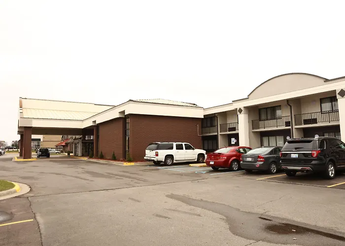Americinn By Wyndham Grand Rapids Airport North