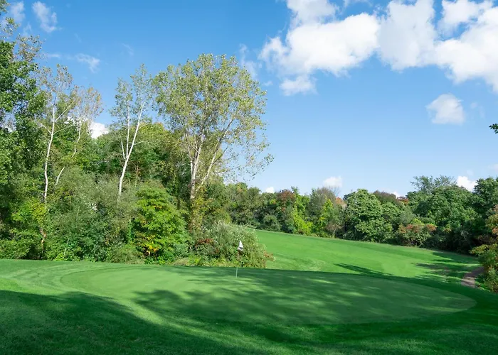 Woodcliff Hotel And Spa