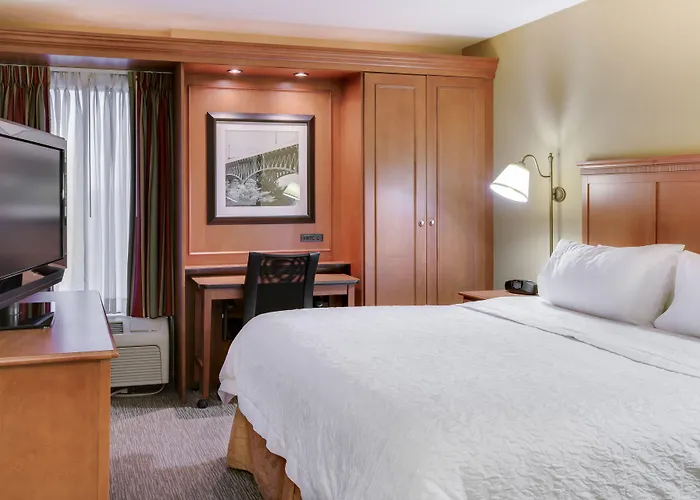 Pittsburgh Airport Inn And Suites