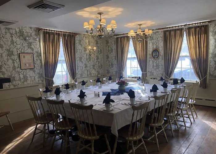 Concord'S Colonial Inn