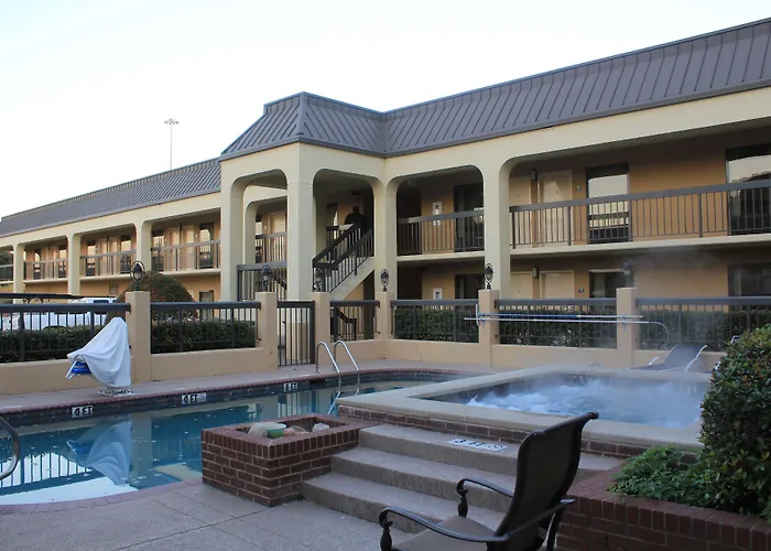 Days Inn By Wyndham Longview South
