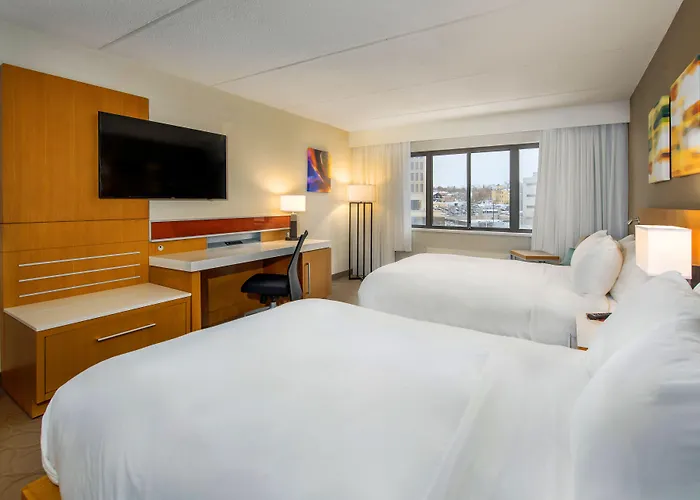 Delta Hotels By Marriott Utica