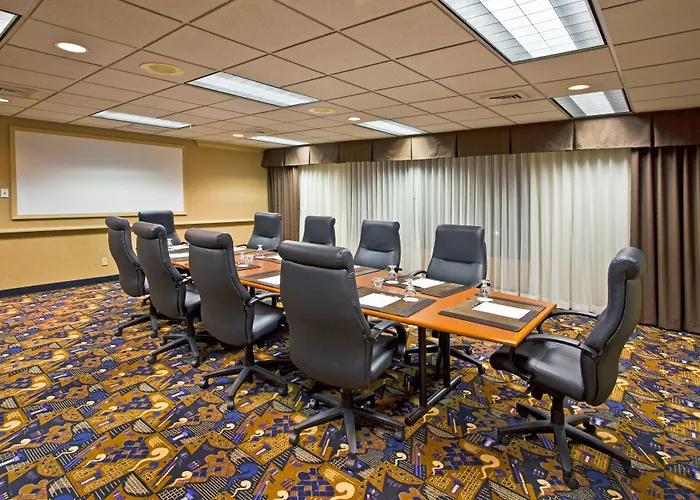 Crowne Plaza Auburn Hills By Ihg Hotel