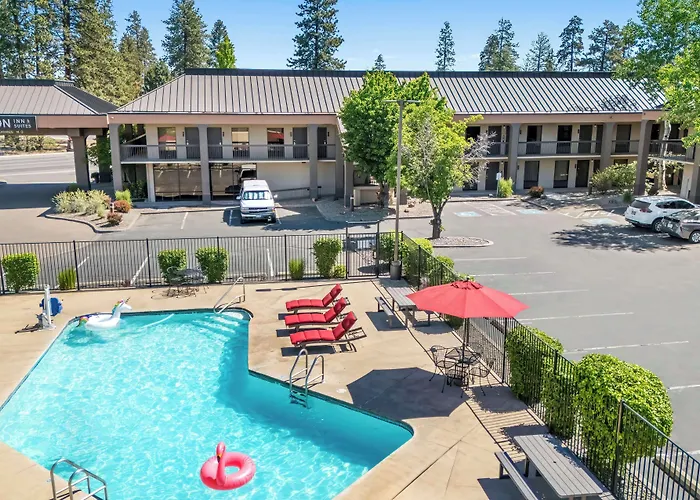 Red Lion Inn & Suites Deschutes River - Bend