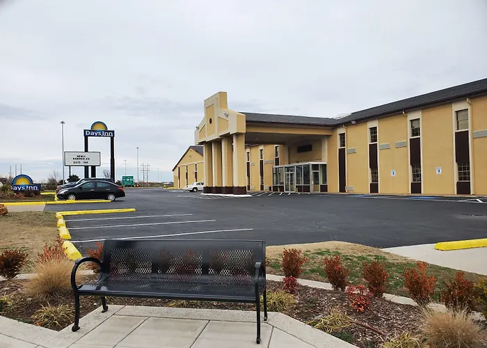 Days Inn By Wyndham Lawton