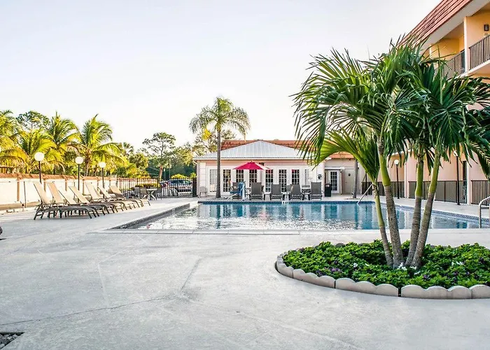 Baymont By Wyndham Bonita Springs