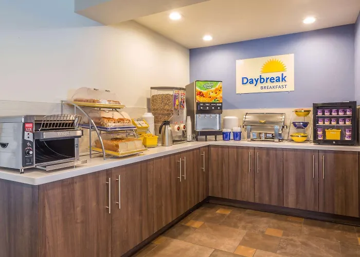 Days Inn & Suites By Wyndham East Flagstaff