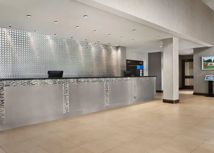 Ramada By Wyndham Belleville Harbourview Conference Center