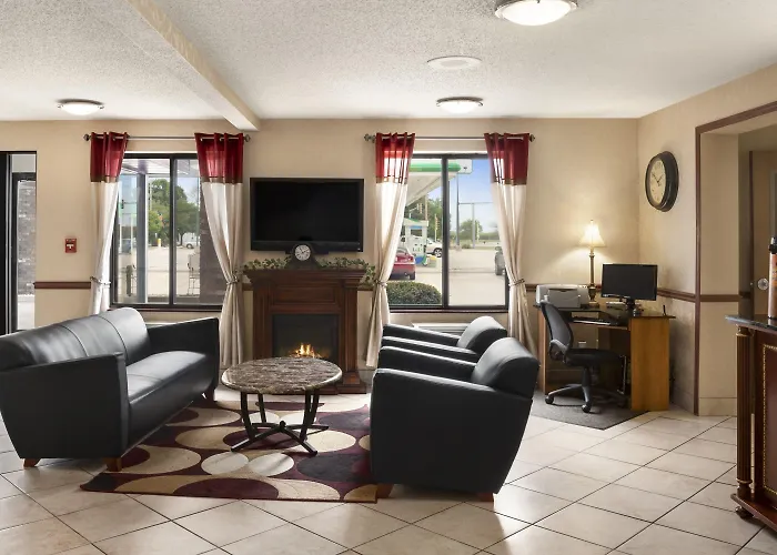 Days Inn By Wyndham Oglesby/ Starved Rock