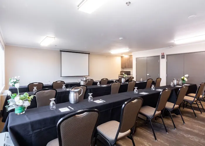 Oxford Suites Chico
