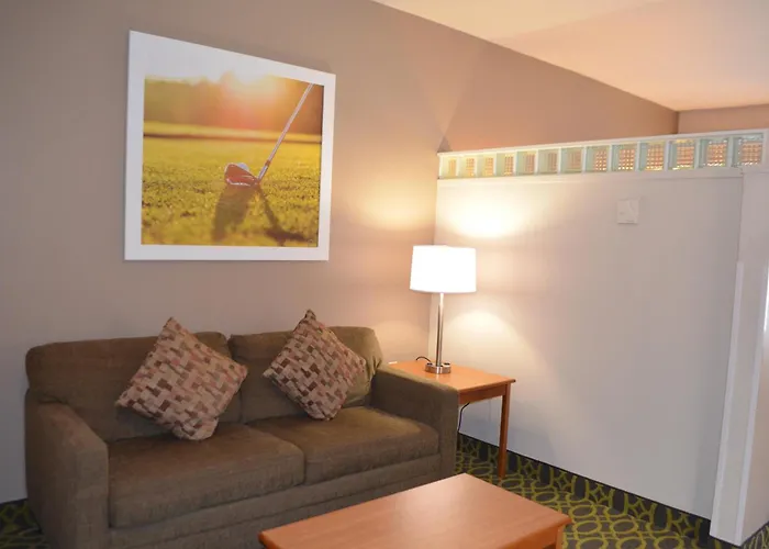 Days Inn & Suites By Wyndham Madison