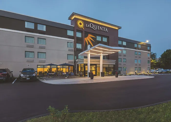 La Quinta Inn & Suites By Wyndham Portland Dt Maine Med
