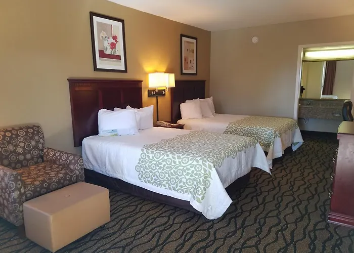 Days Inn By Wyndham Leesville