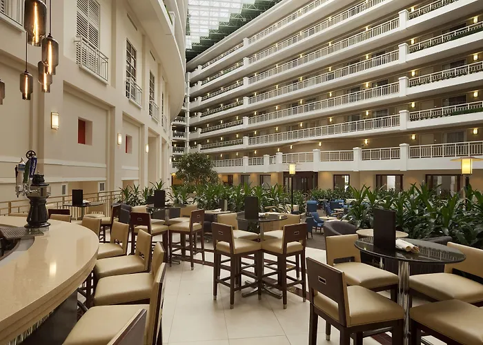 Embassy Suites By Hilton Alexandria Old Town