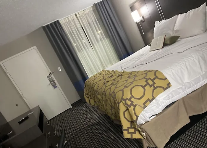 Baymont By Wyndham Topeka