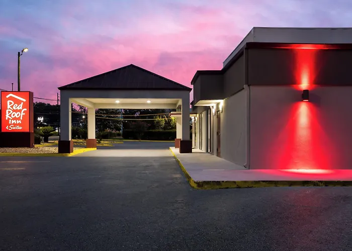 Red Roof Inn & Suites Statesboro - University