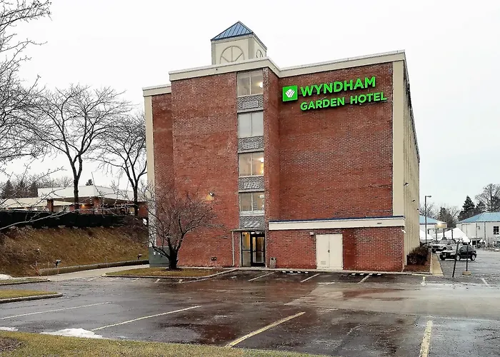 Wyndham Garden Kenosha Harborside Hotel
