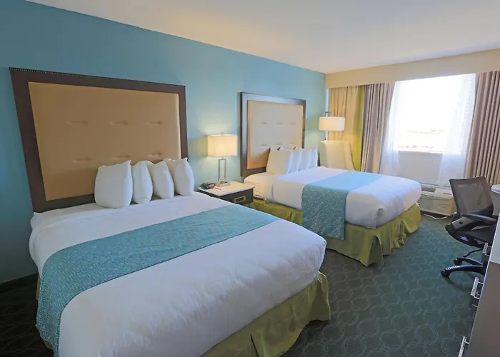 Wyndham Garden Kenosha Harborside Hotel