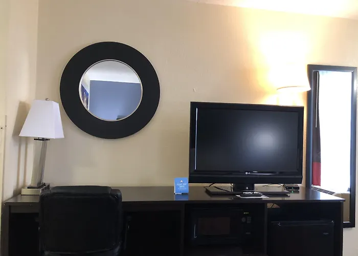 Days Inn By Wyndham Easley West Of Greenville/Clemson Area