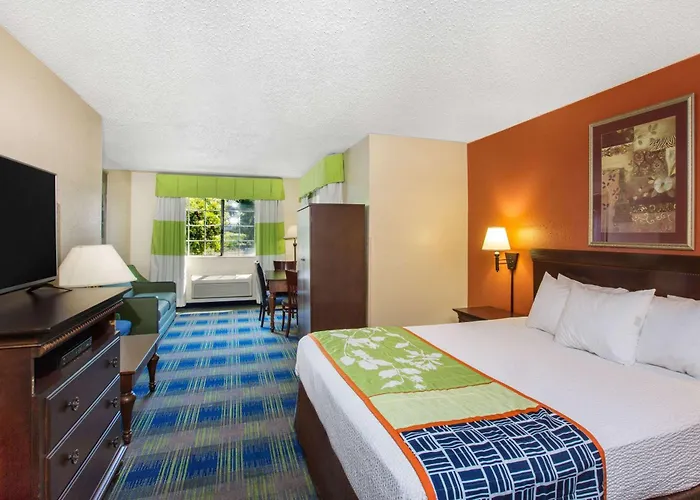 Days Inn By Wyndham Fremont